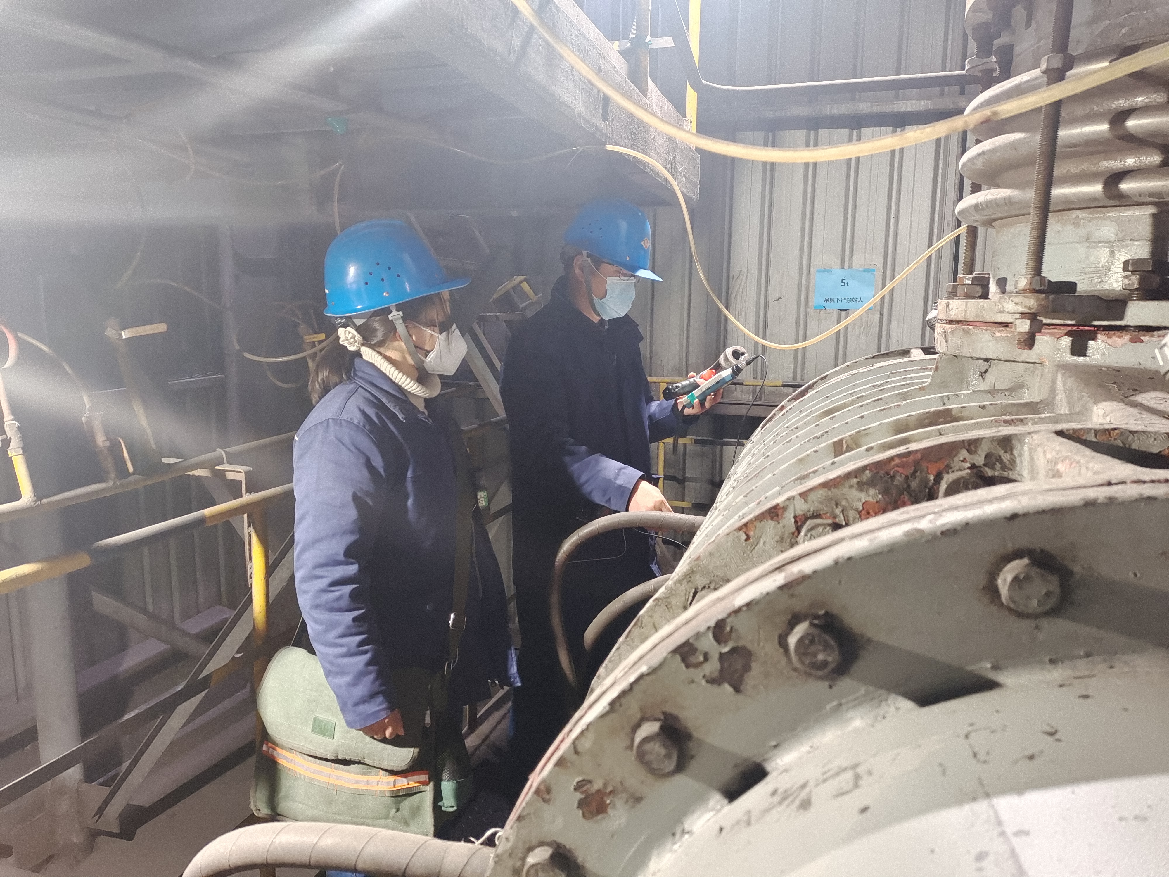 “红黄蓝”绘就最美“奋斗底色”